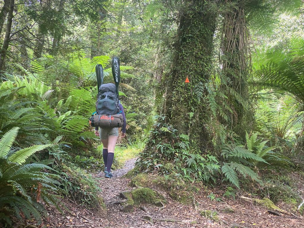 Cruising out of Lake Alabaster Hut.