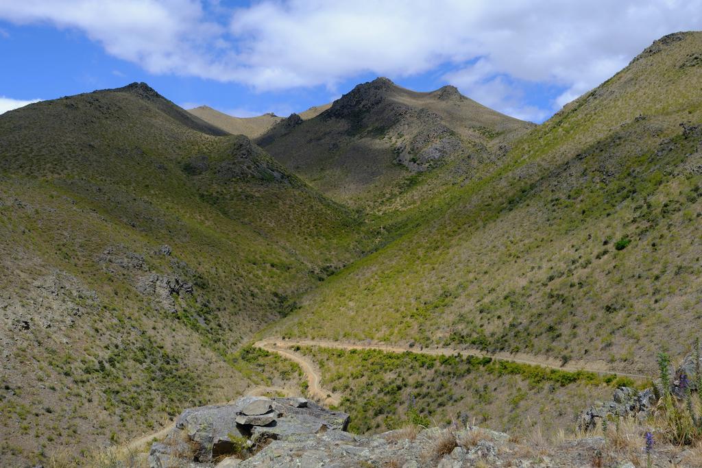 Some picturesque hills and nice downhill around Lake Benmore.