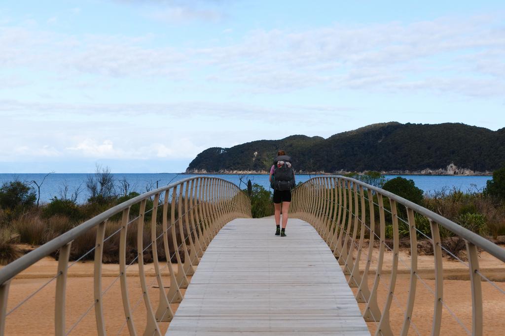 Very cute bridge crossing into Onetahuti
